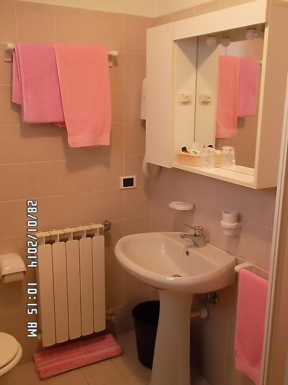 Hotel Residence La Rosa Castione della Presolana Room photo